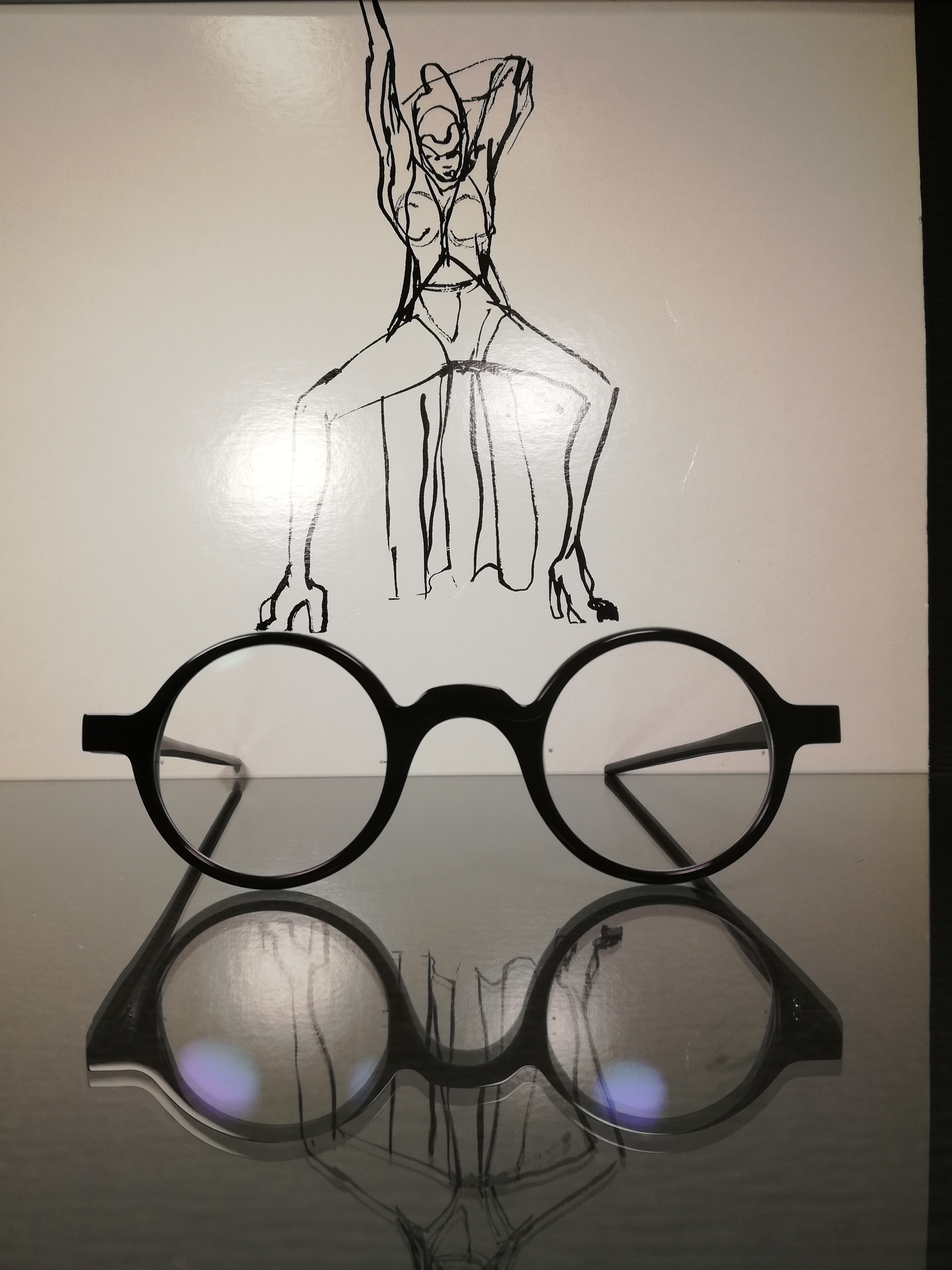 werk-erich: handgefertigte und individuell designte hornbrille nach maß, als kundenauftrag.